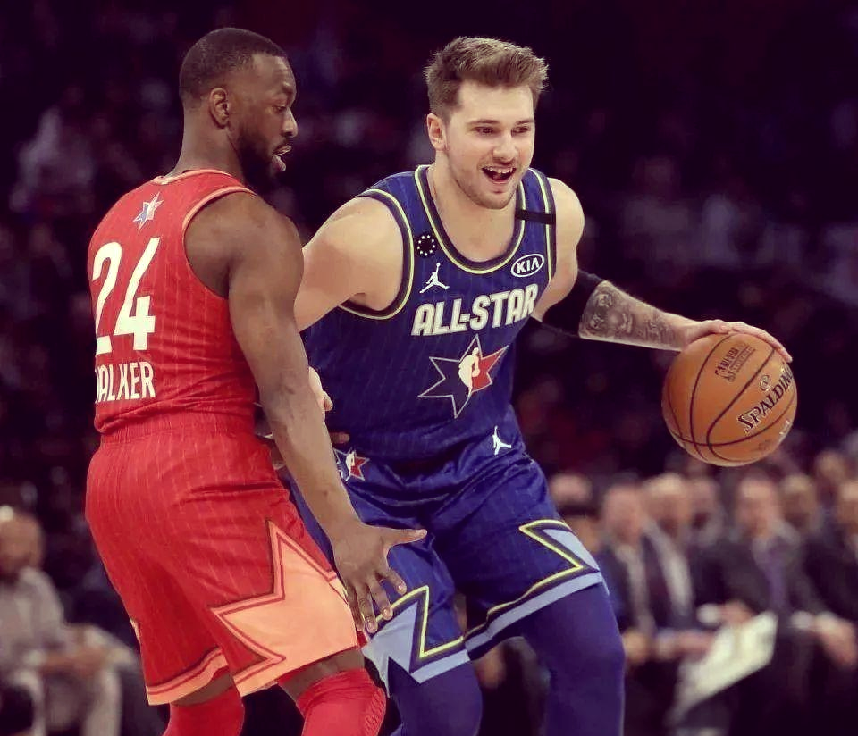 星空登录东契奇意外战胜皇家马德里，领先优势明显引爆全场！