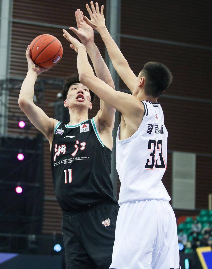 星空体育官方入口关于体操热身赛上演强强对话，塞外貔貅队翻盘河套灰熊队，战术调整见效；争冠格局再洗牌的信息