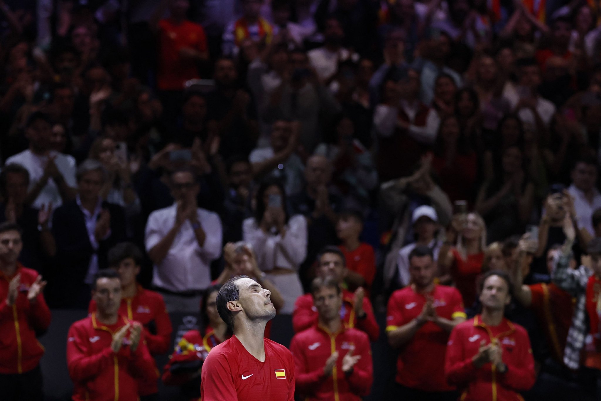 星空登录包含纳达尔回归赛场，势不可挡首场状态亮眼，湖人观众沸腾！的词条