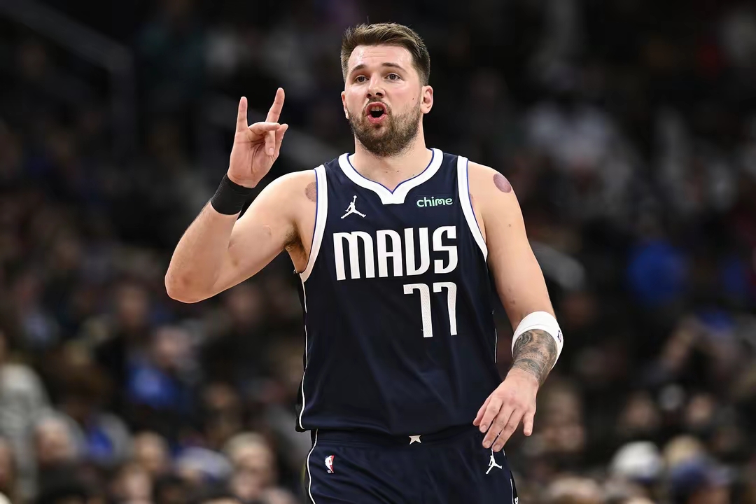 星空体育官方入口达拉斯独行侠集结日队长鼓劲，志在欧篮联名次提升，目标明确，训练强度明显提升的简单介绍