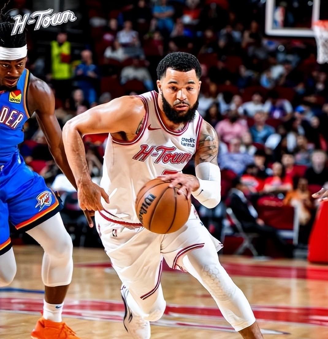 星空体育官方入口孟菲斯灰熊训练开放日，窗口期队长鼓劲引欢呼，NBA总决赛在即，年轻球员得到机会的简单介绍